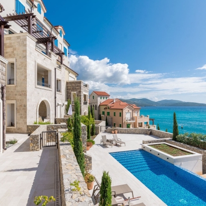 Czarnogóry i pasji do nieruchomości.